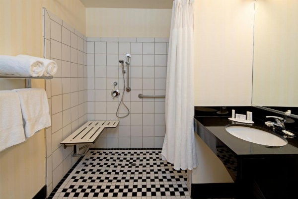 Fairfield Inn & Suites by Marriott Los Angeles West Covina image 8